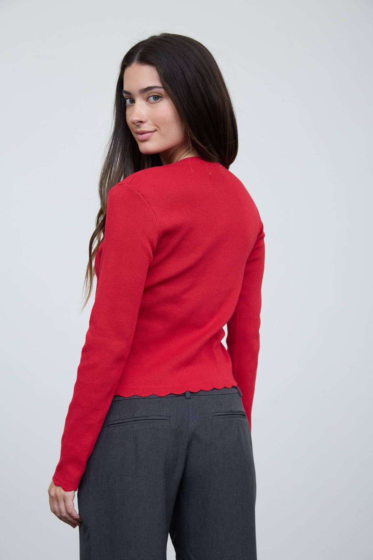 SCALLOPED BUTTON DETAIL LONG SLEEVE KNIT CARDIGAN : BURGUNDY