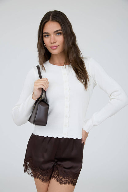 SCALLOPED BUTTON DETAIL LONG SLEEVE KNIT CARDIGAN : BURGUNDY